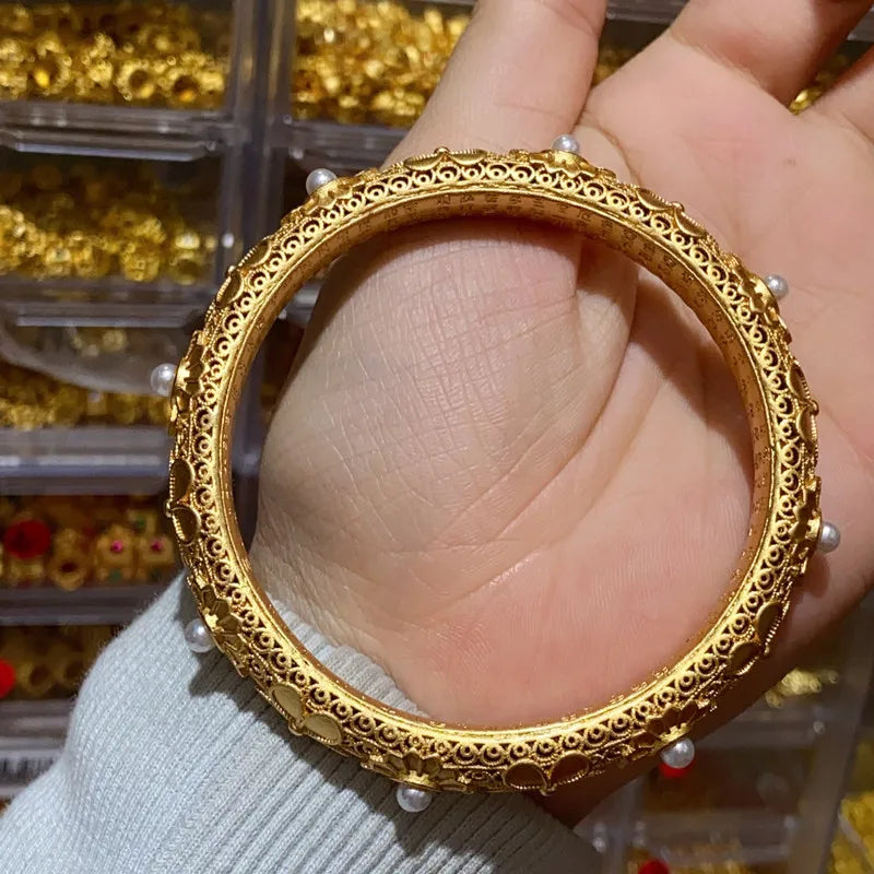 Gorgeous and Exquisite Style Gold Color Exquisite Carving Mysterious Patterns, Invisible Inlay of Imitation Pearl Bracelet